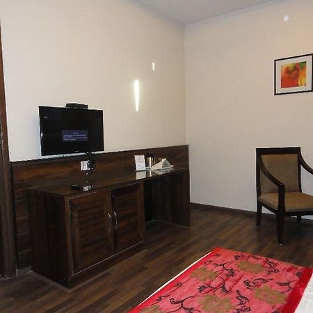 Silver Sands Hotell Chandīgarh Eksteriør bilde