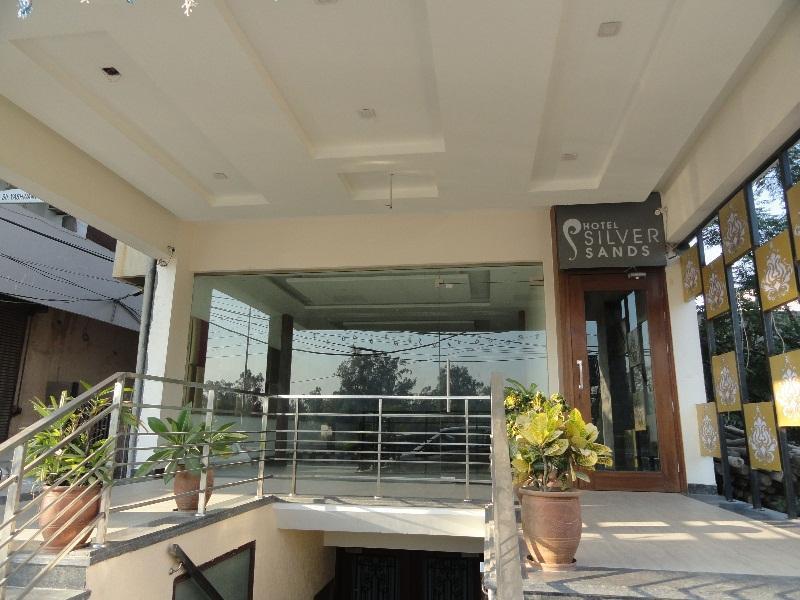 Silver Sands Hotell Chandīgarh Eksteriør bilde